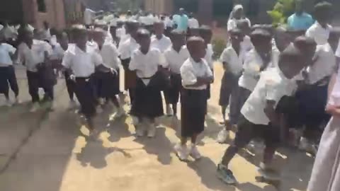 Suor Scolastica, regionale del RDS Congo, in visita alla scuola...