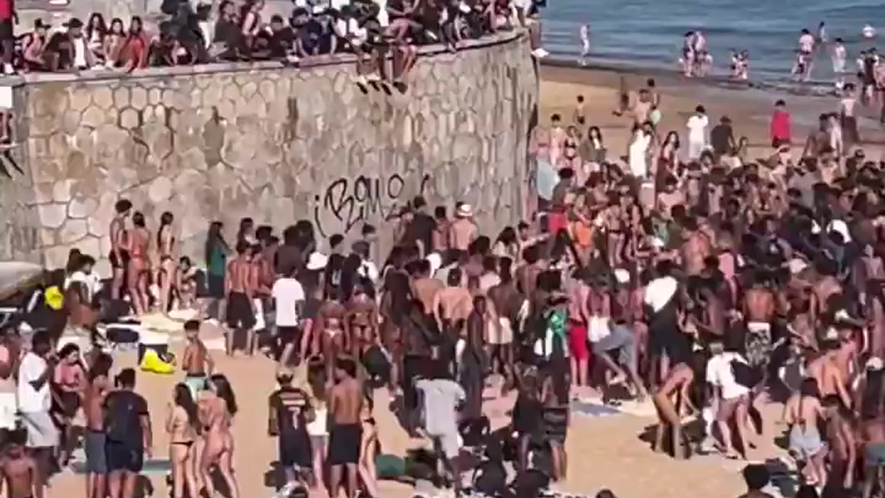 "New normal" scenes in "Modern Portugal".