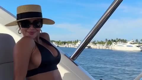 Victoria Salazar_ American fitness model & Instagram Influencer _ Bio & Info.