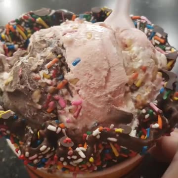 Cold Stone Ice Cream - One day at Cold Stone #IceCream #Cold #Sweet #IceCream #Crunchy #chocolate