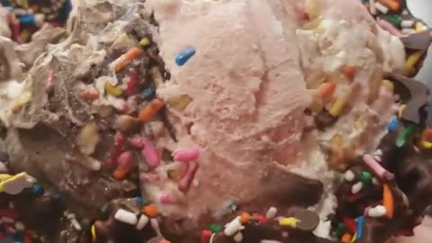Cold Stone Ice Cream - One day at Cold Stone #IceCream #Cold #Sweet #IceCream #Crunchy #chocolate