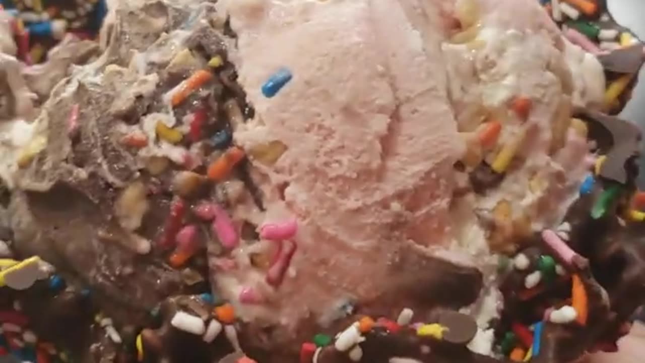Cold Stone Ice Cream - One day at Cold Stone #IceCream #Cold #Sweet #IceCream #Crunchy #chocolate
