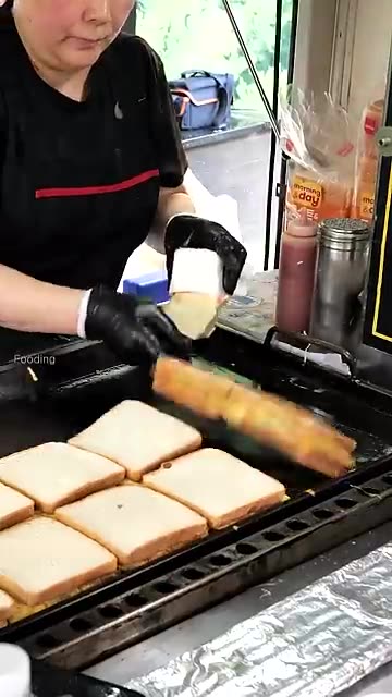 Amazing and Satisfying Skill Of Toast Master - Ko