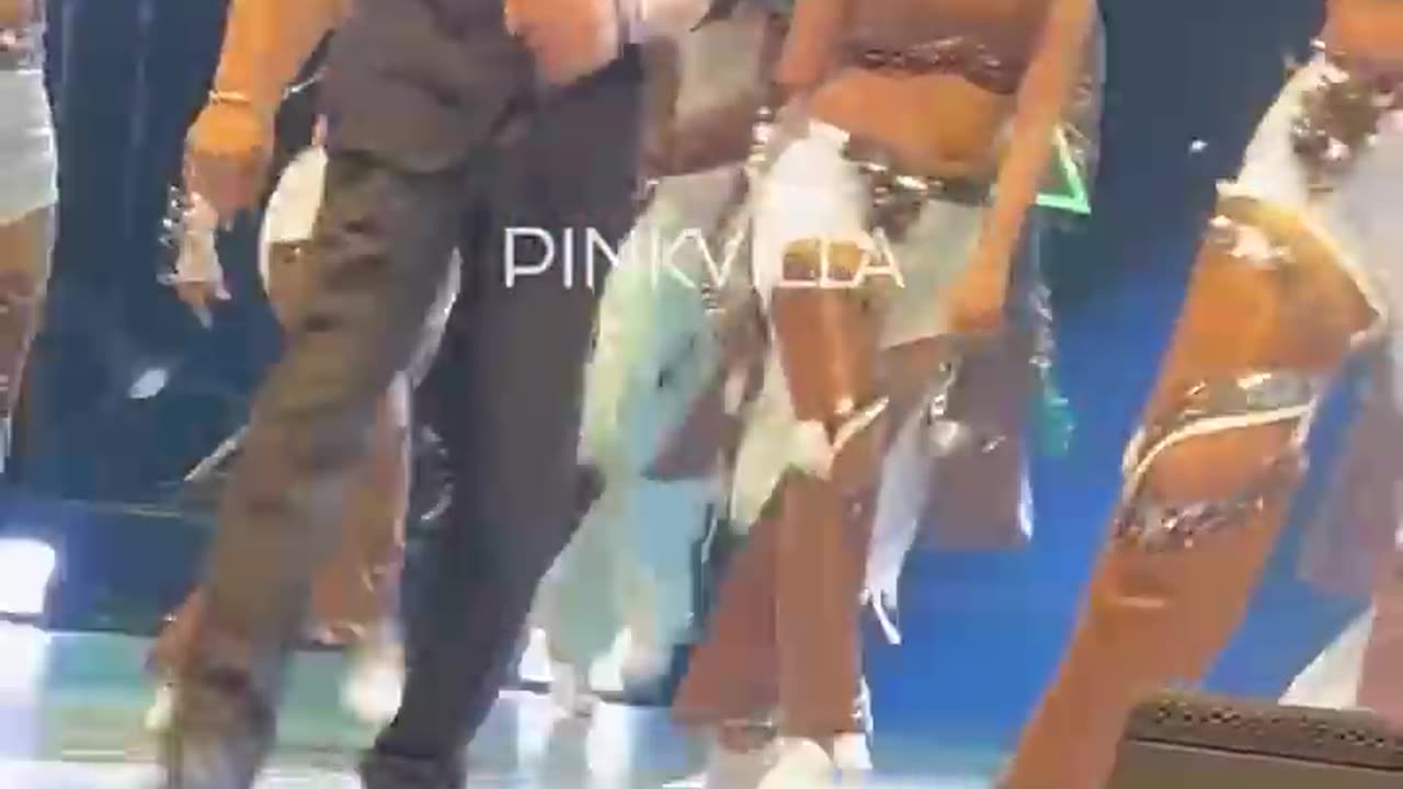 Shahrukh Khan dance on #PATHAN goes Viral