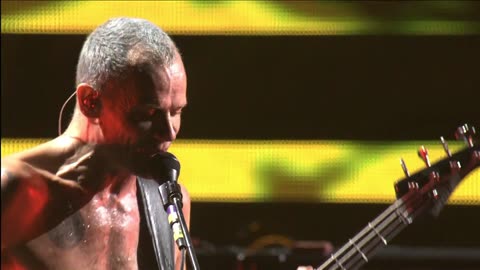 The Adventures of Rain Dance Maggie - Red Hot Chilli Peppers (live)