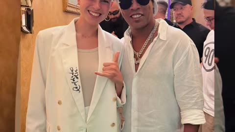A moment I'll never forget! Meeting THE legend! Still can't believe this is real ✨