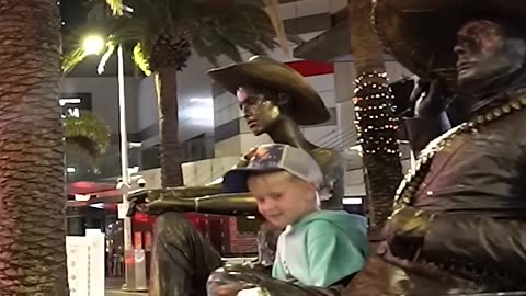 She's gonna kick...🤷🤣 #prank ##funny #fun #mahdi_fun #shorts #viral #explore #jokes #comedy