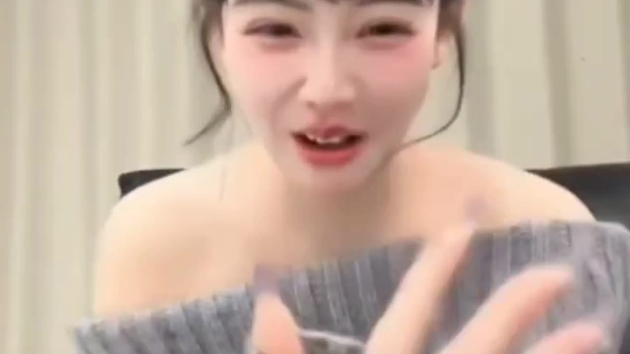 423