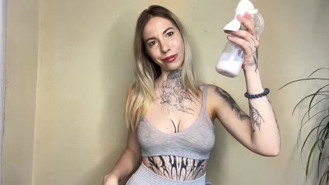 Pumping with Jade My Realistic Breastfeeding Routine & Storage Tips 4K