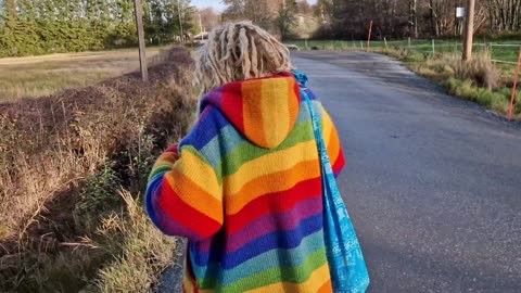 Barefoot in November in Sweden 👣