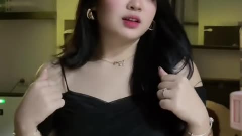 cewe cantik baju hitam viral