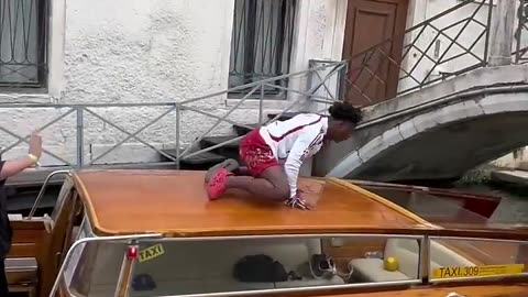 Speed Jump over bridges in Italy 🇮🇹 #ishowspeed