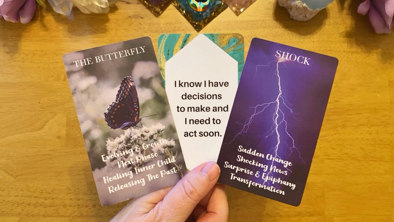 THEY ARE GONG TO SURPRISE YOU IN A BIG WAY! GET READY! 😘 IN DEPTH (COLLECTIVE LOVE TAROT READING) ❤️