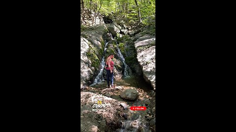BEAUTIFUL TRAIL SIDE WATERFALL