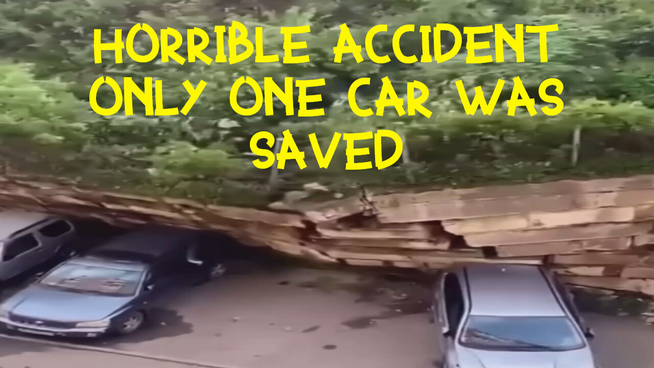Horrible incident due to landslide, wall collapsed on cars!!!