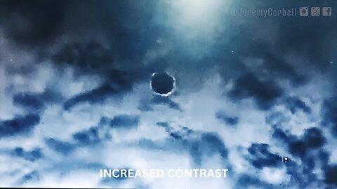 New - US Military Captures Footage of Flying Saucer