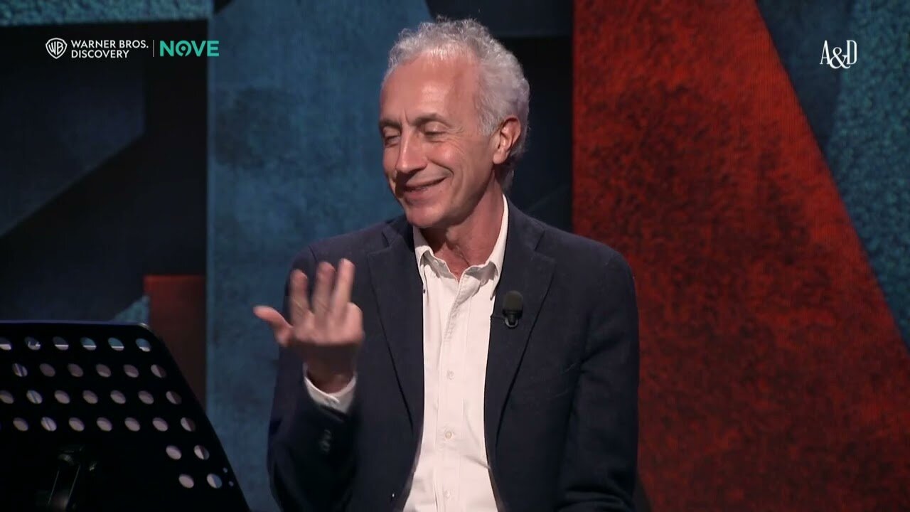 Marco Travaglio in tv su chi sono i veri Putiniani?Quelli che leccavano il culo a Putin per raccattare voti prima di diventare europeisti e atlantisti convinti...cioè Renzi,Salvini,Letta,Calenda,Meloni etc...RASSEGNA STAMPA STORICA