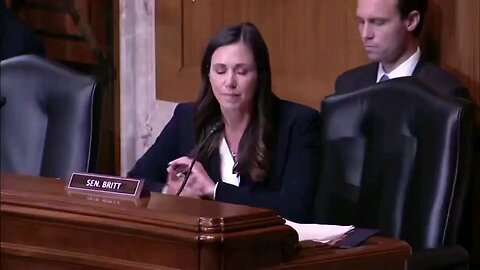 brit Nicole fake maga