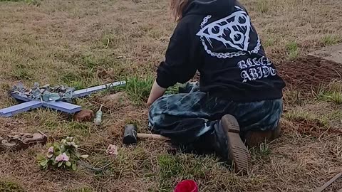 Carmelitas grave being cherished