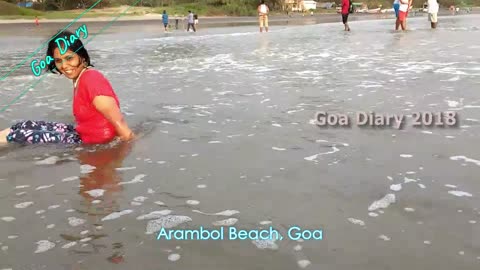 Bobby Bathing in Arambol Beach, Goa, Travel Vlog, July-Aug 2018