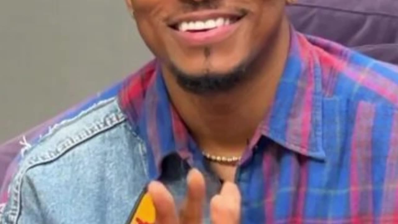 Stellar Awards: Jamal Roberts Thanks Brother Jonathan McReynolds