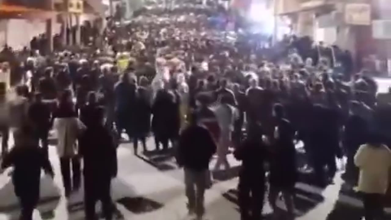 BREAKING: Massive anti-government protest in Western Iran