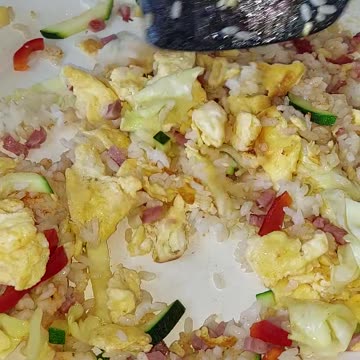 Hot Chili Bacon and Veggies Fried Rice 🔥🍚🥕🧅🍳#Three3Eggs #3eggs #Bacon #FriedRice #EggFriedRice