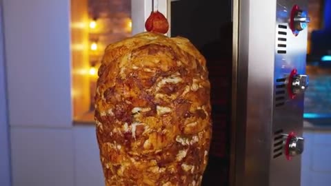 СКОЛЬКО ПОЛУЧИТСЯ ШАУРМЫ ИЗ 1 ВЕРТЕЛА С КУРИЦЕЙ ?