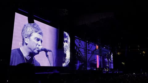 Talk Tonight - Oasis Live 25