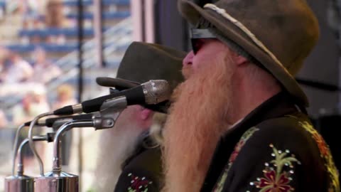 Waiting For the Bus / Jesus Just Left Chicago - ZZ Top (live)