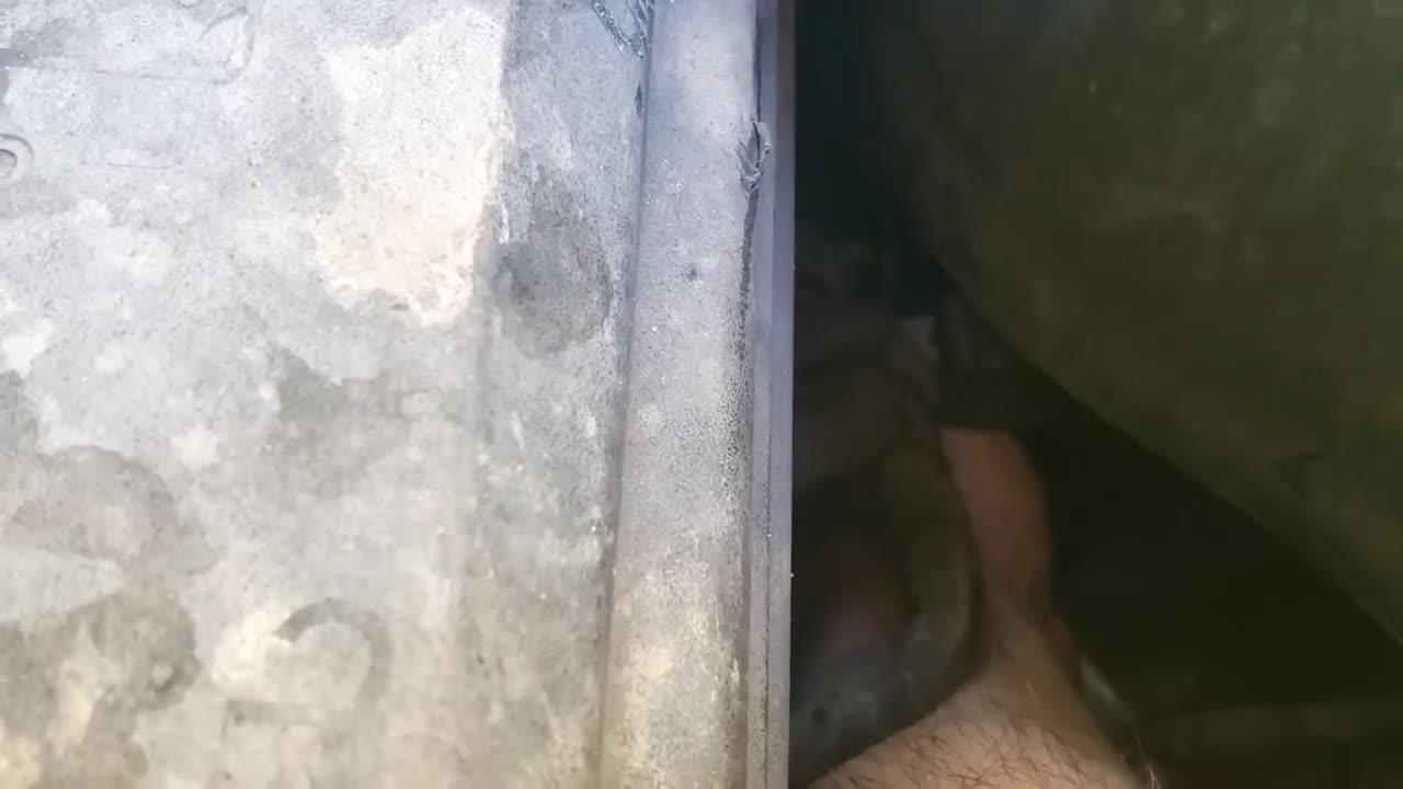 Replacing drivers side low beam 2007 GMC Canyon