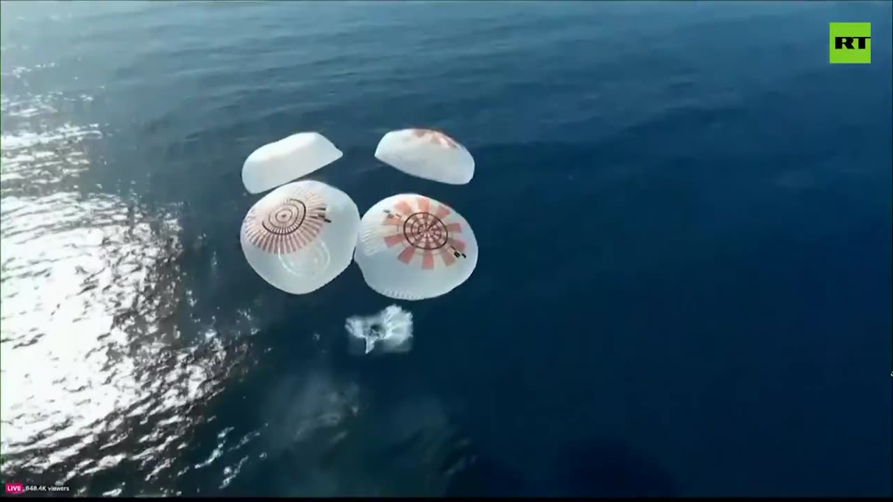 Crew of a SpaceX private flight returns from polar "orbit" (read description)