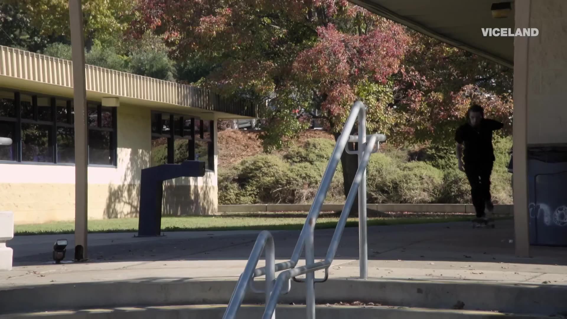 King Of The Road - Season 03 Episode 03 - Chained Up And Tripped Out