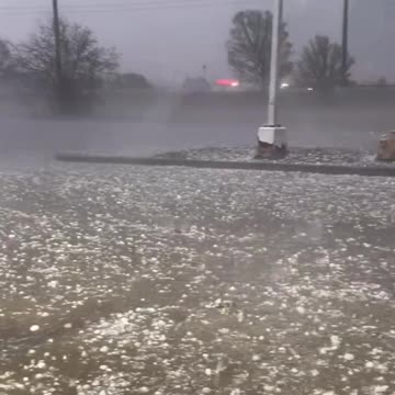 🌧️🚨 GIANT HAIL FALLS IN KERRVILLE, TEXAS
