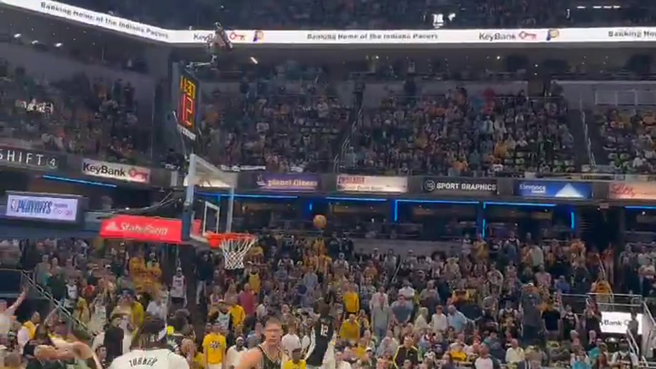 Indiana Pacers - Aaron Nesmith gets the friendly roll on the corner three 🔥