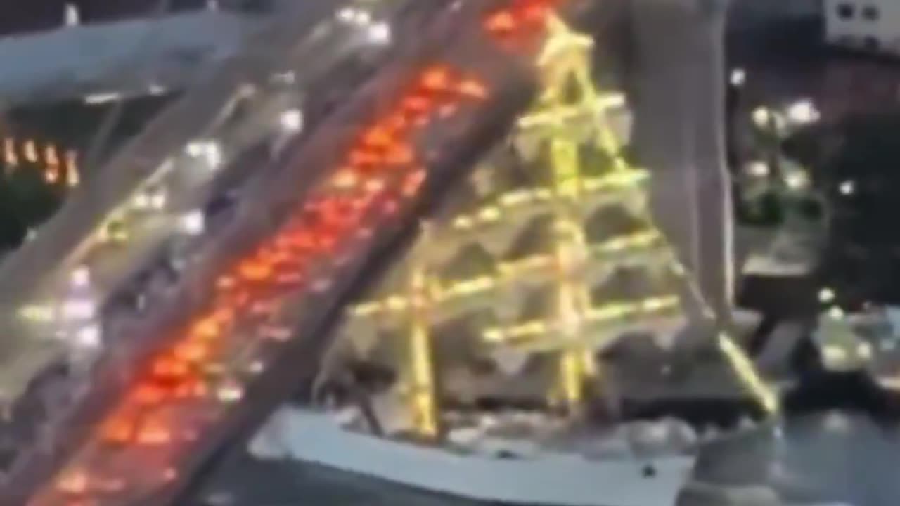 Watch as a Massive Mexican navy ship crashes into the Brooklyn bridge with 200 passengers on board