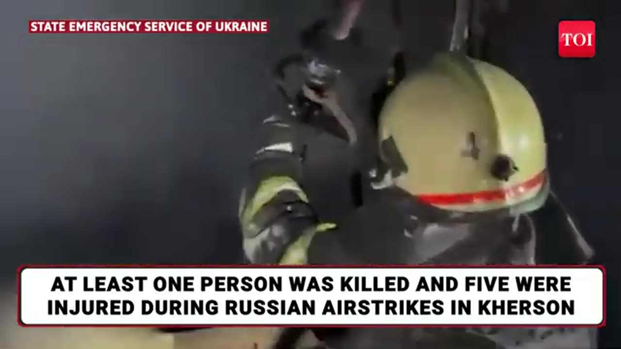 Russia_CUTS_OFF_Ukrainian_SUPPLY_ROUTE;_Kherson_Highway_BOMBED,_Air_Attack_Smashes_Houses___Watch