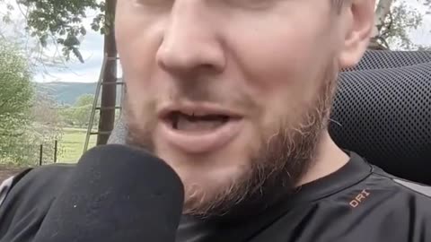 3 CHLAPI, JEN 1 MÁ RESPEKT