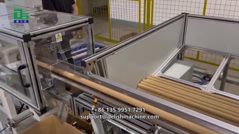Automatic loading and unloading paper tube cutting machine