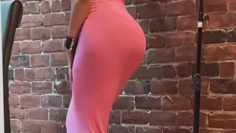I really like this long dresses, they are very flattering.