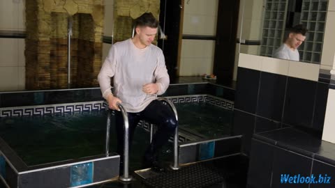 Wetlook men in jeans