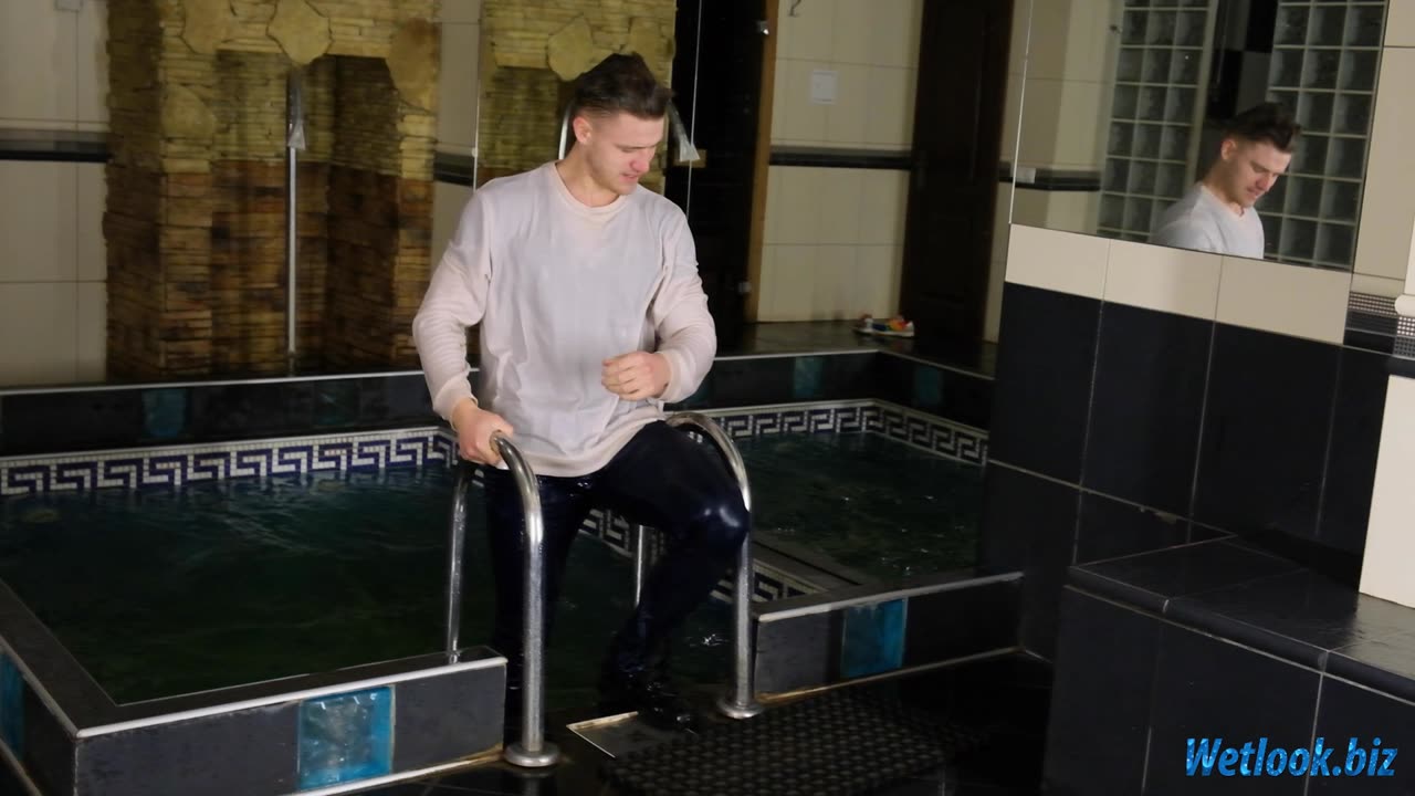 Wetlook men in jeans