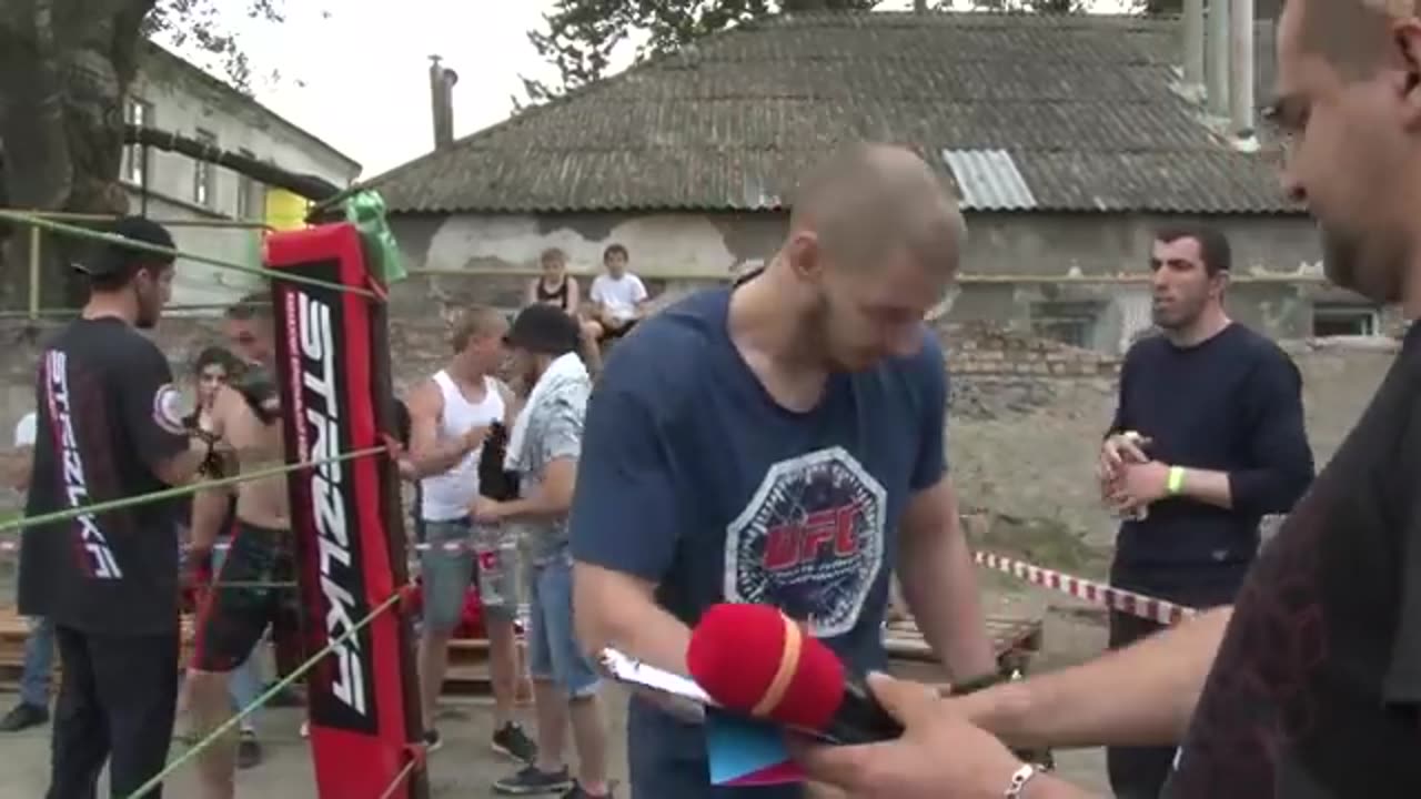 DRUNK MASTER vs MMA Fighter !!! Cool Fight !!!