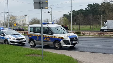 Powrót strażników miejskich po udanej akcji