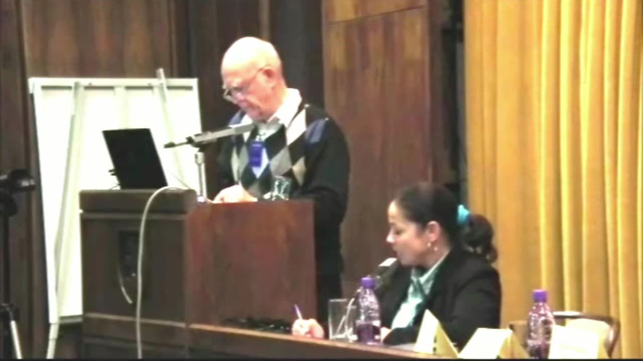 Príspevok Waltera Plutscha a Manfreda Hozu na konferenci...i