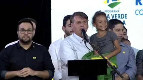 Isso Aconteceu Bolsonaro Ovacionado a Nossa Bandeira jamais será vermelha. - 2022-05-26