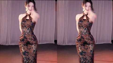 Booty Shake on the Pole — Slim but Thick
