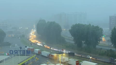Heavy Rain Day - Milan Italy 🇮🇹 Heavy Rain and thunder 🌧️sounds for deep sleeping 🛌💤 #rainsound