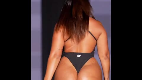#miamiswimweek #miamiswimweek2025 #curvemodel #midsizemodel