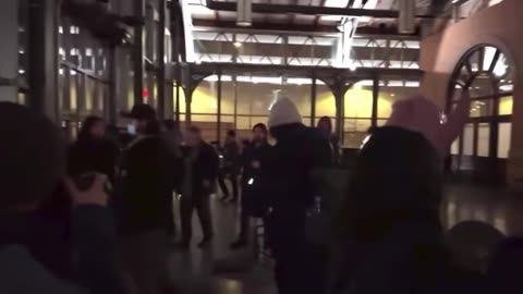 VIOLENT TERRORIST DEMOCRAT RIOTERS NOW BREAKING INTO BUSINESSES IN DOWNTOWN MINNEAPOLIS